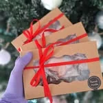 Slatki stol s raznim desertima